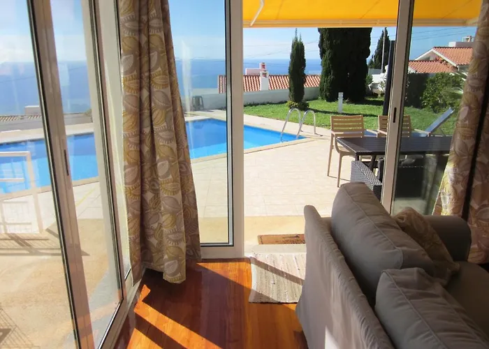 Hansen In Madeira - Cristo Rei Caniço