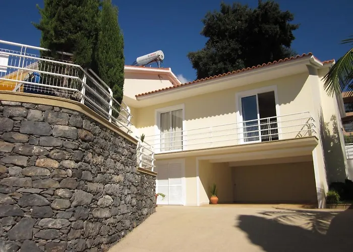 Hansen In Garajau - Cristo Rei * Canico (Madeira)