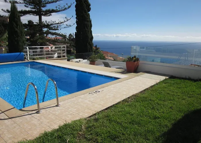 Hansen In Garajau - Cristo Rei Canico (Madeira)
